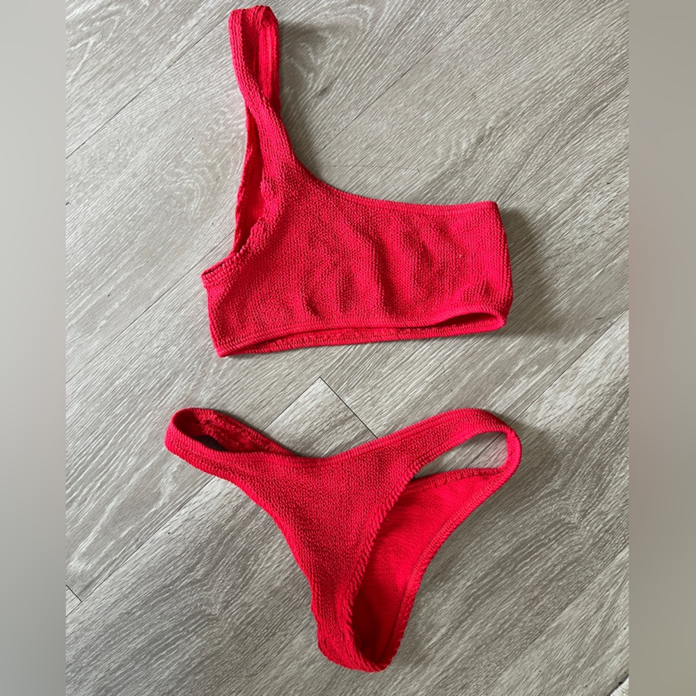 Bond-eye Samira One Shoulder Bikini Red size Small